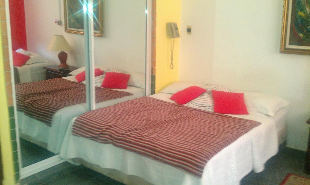 Hotel Navarro Santo Domingo Camera foto